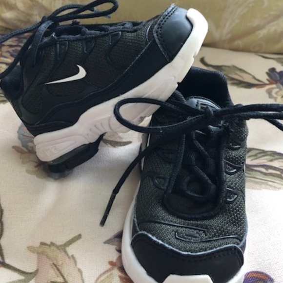 Nike Other - Nike Air Black & White US 5C